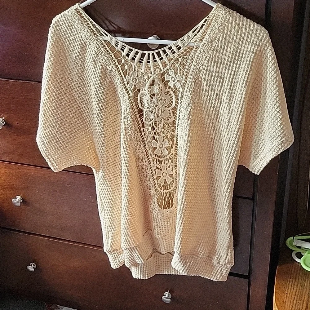 Brand new crochet back top - Picture 4 of 7